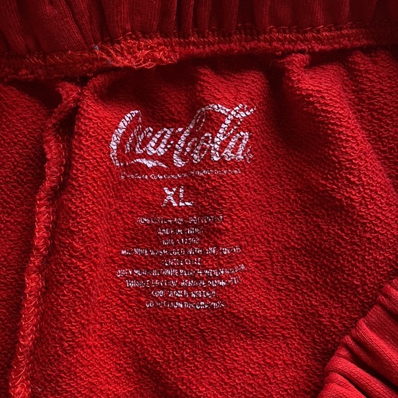 Red sweat shorts - Picture 2 of 3